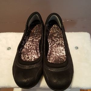 Skechers Distressed faux leather sneaker/shoe